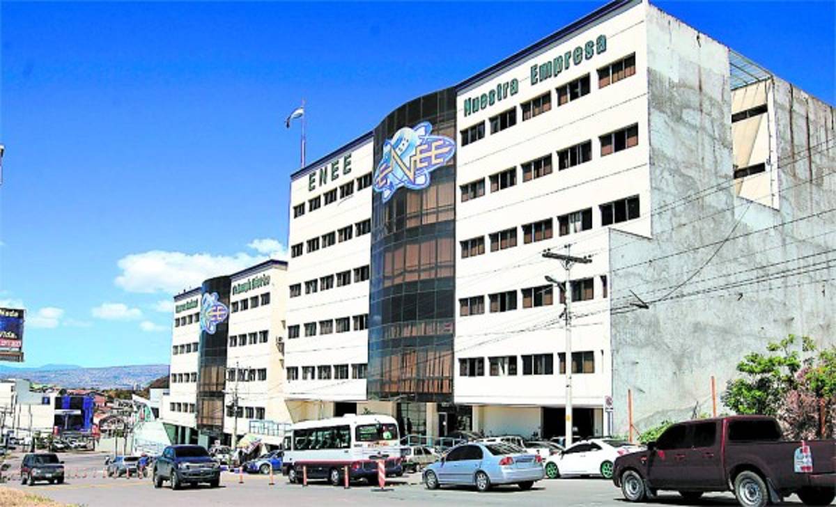 Despedirán a unos 2,000 empleados de la ENEE