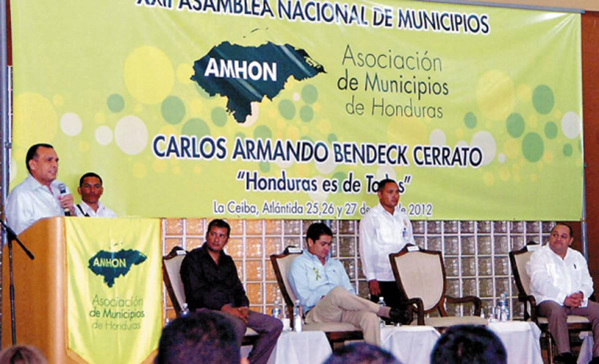 Reeligen a Carlos Bendeck en la Amhon