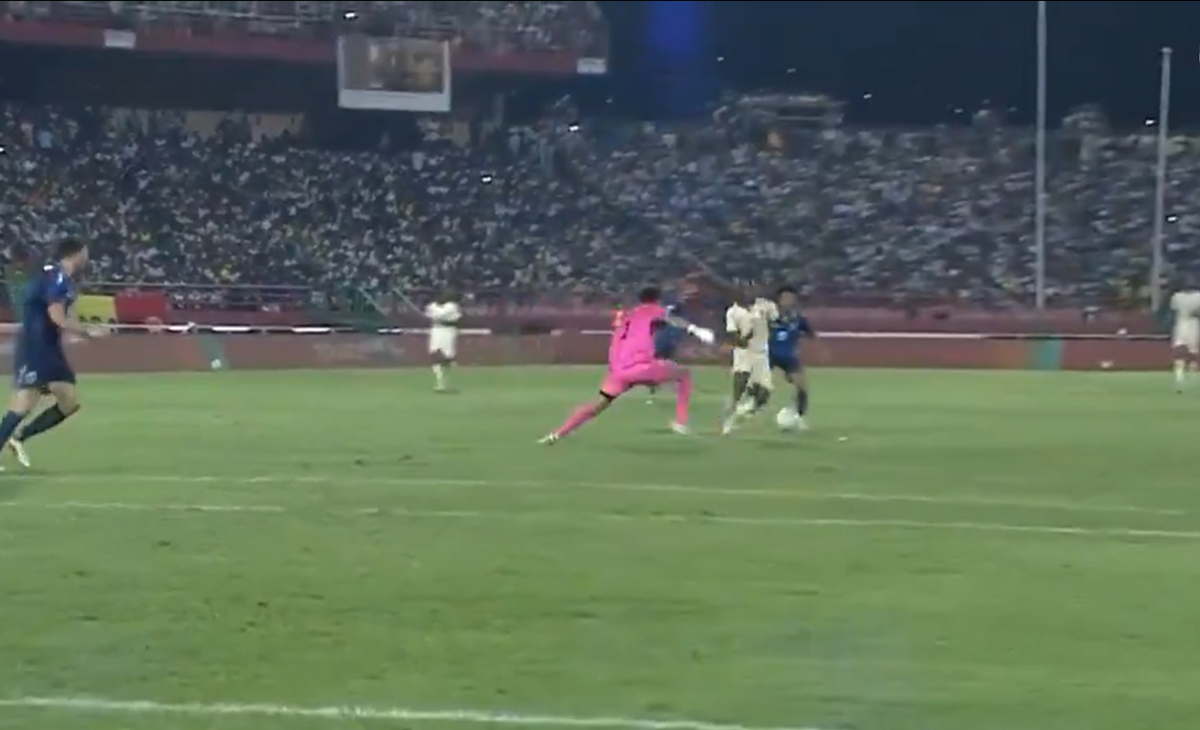 Terrible error de Vozinha en inocente salida en derrota de Cabo Verde ante Malí