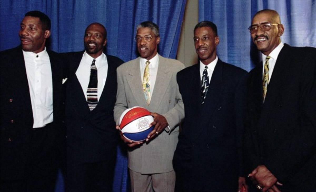Muere Connie Hawkins, miembro de salón de la Fama de básquet