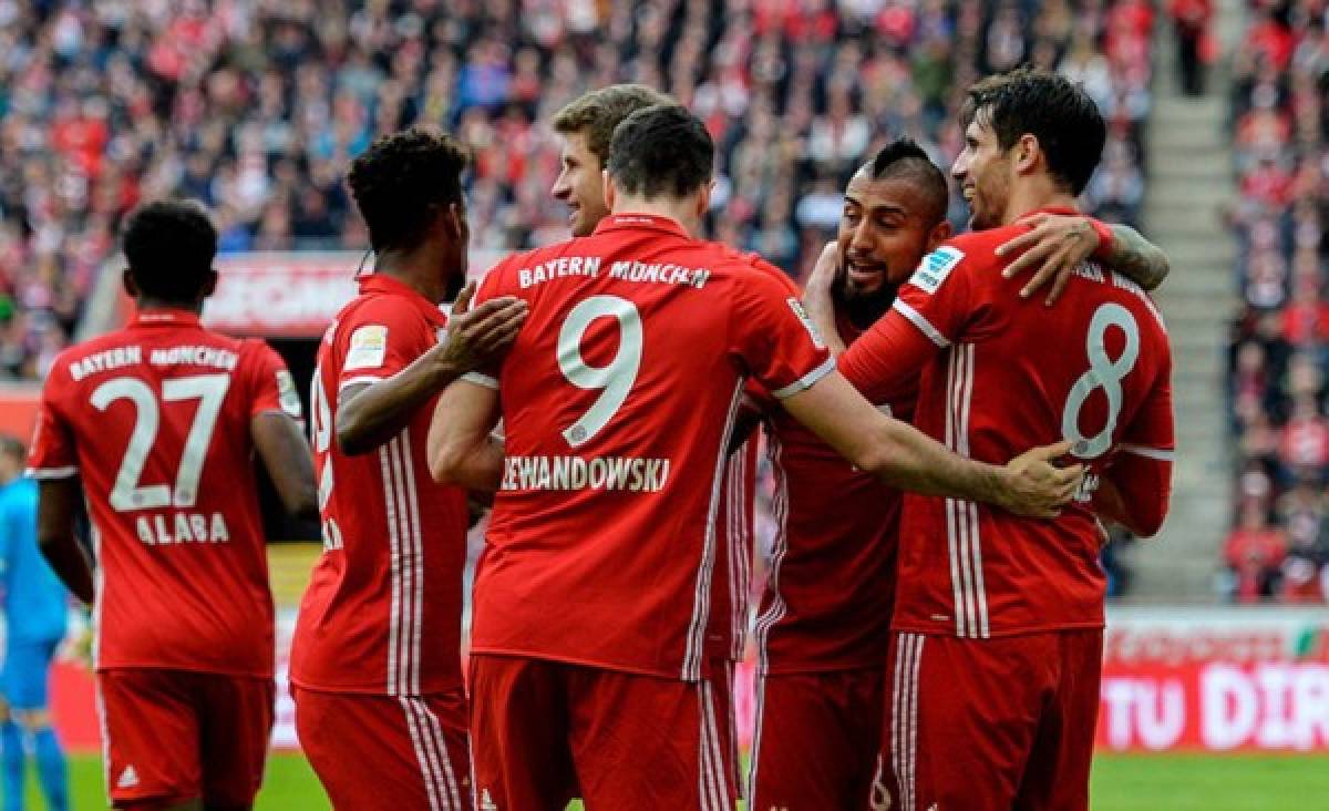 El Bayern consolida su liderato con goles españoles de Javi Martínez y Bernat
