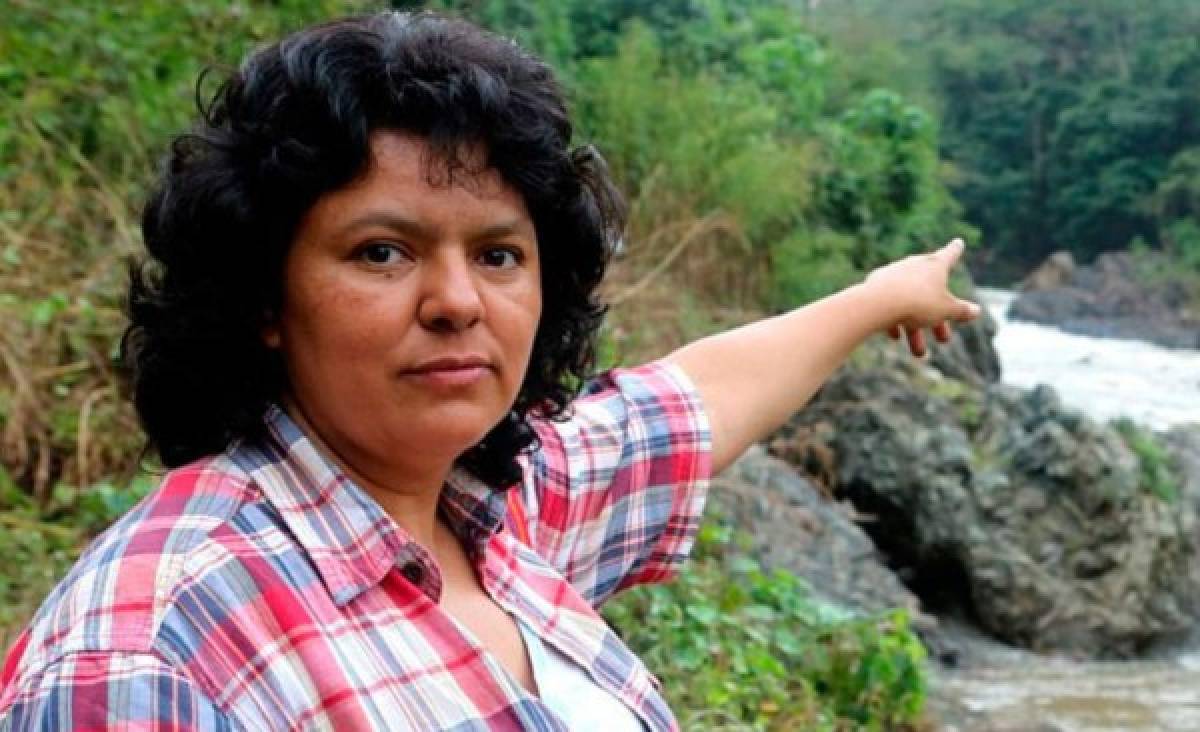 Familia de ambientalista hondureña Cáceres exige esclarecimiento de su asesinato