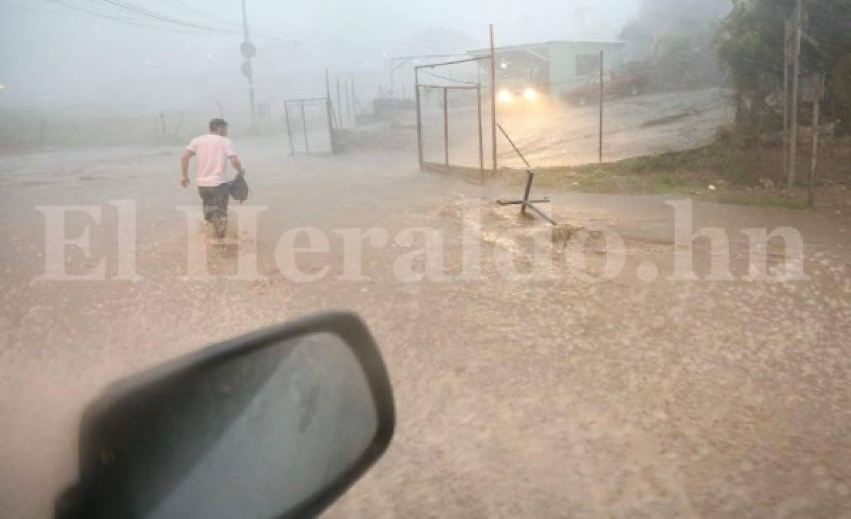 Por cuarto día consecutivo fuertes lluvias azotan la capital de Honduras