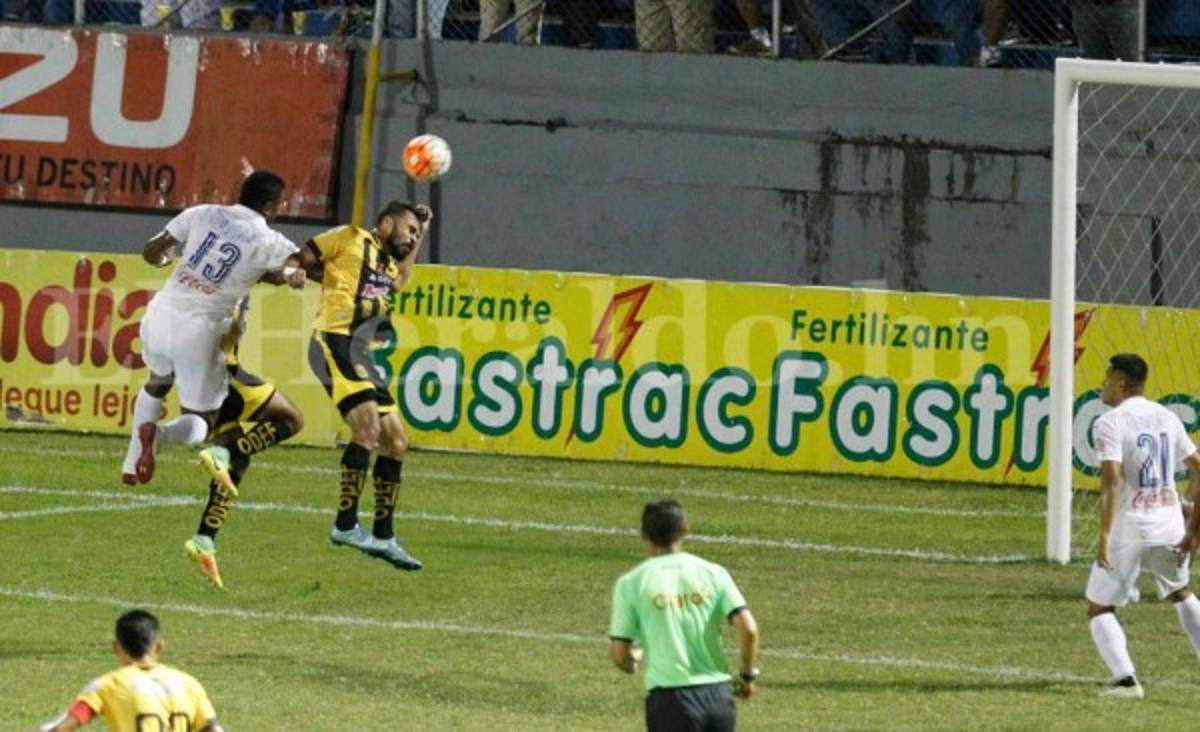 Olimpia ganó 3-1 al Real España en el estadio Morazán