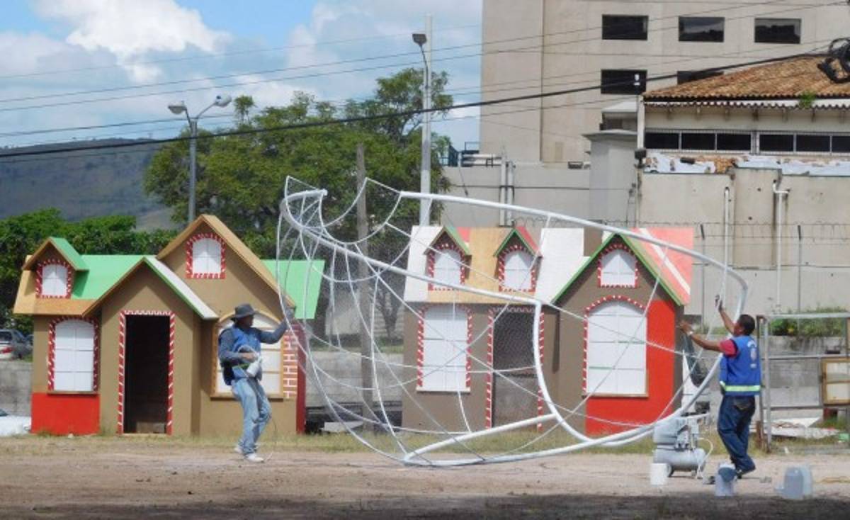 Villa Navideña de la AMDC comienza a tomar forma