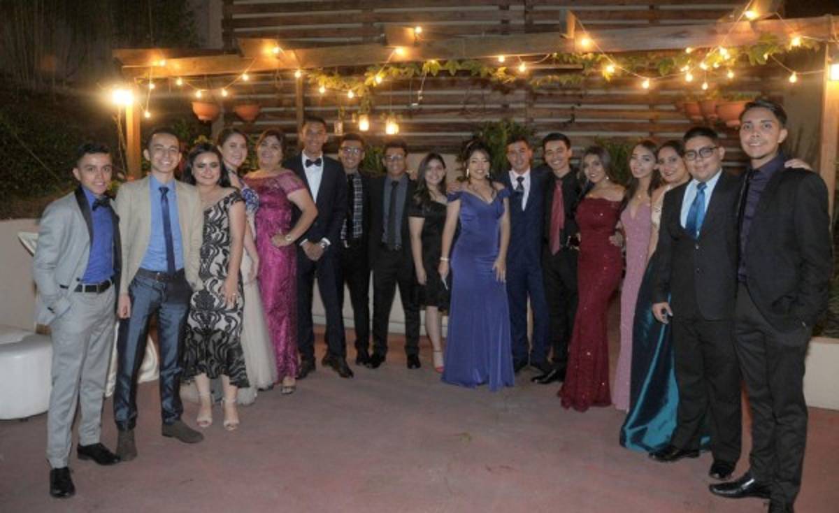 Una noche de dicha estudiantil