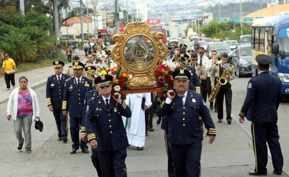 Aldea de Suyapa se inunda de comercio en los días de fiesta
