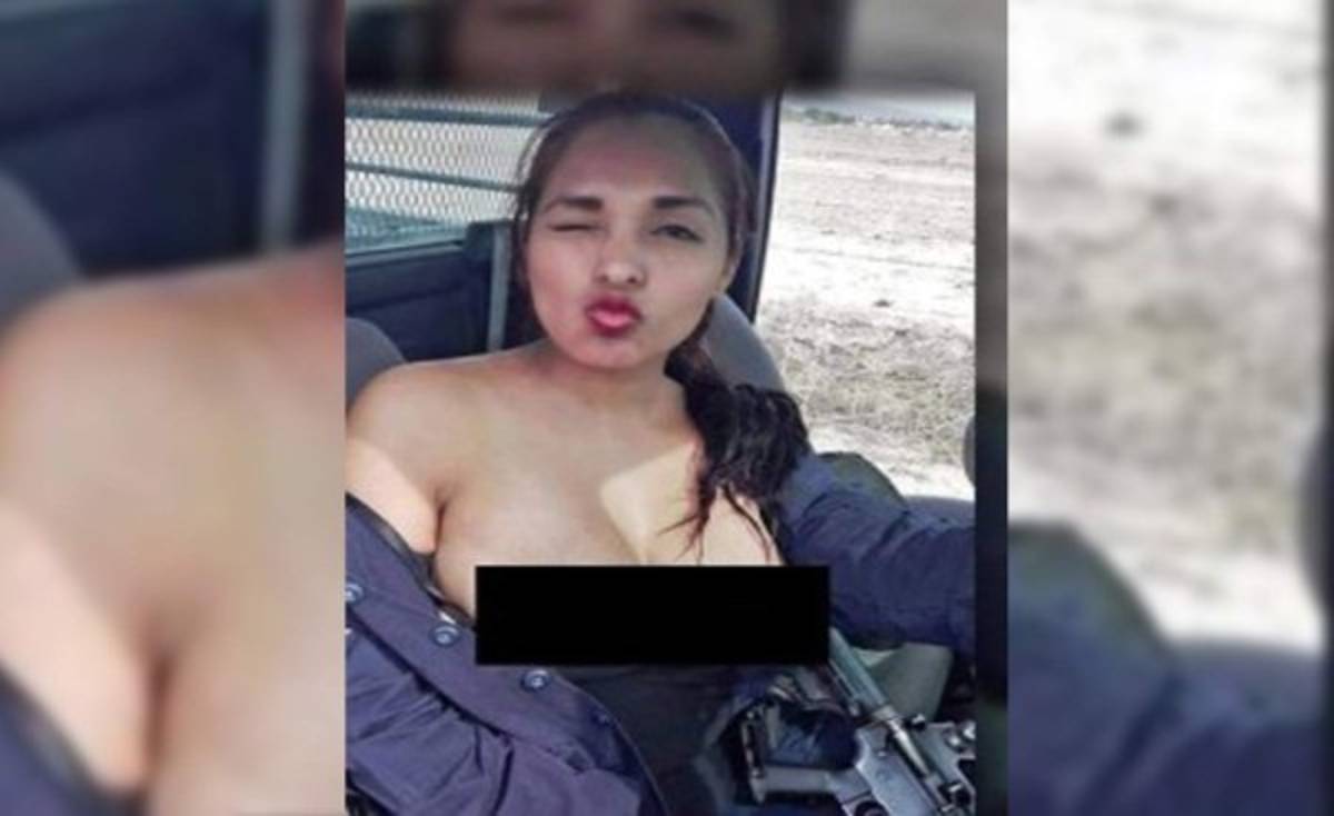 La atrevida joven se tomó un selfie mostrando sus intimidades y horas después fue suspendida.