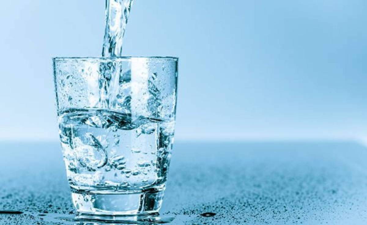 Beneficios que te brinda tomar agua
