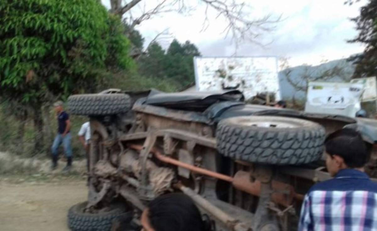 Volcamiento deja un muerto y más de 10 heridos en San Rafael, Lempira