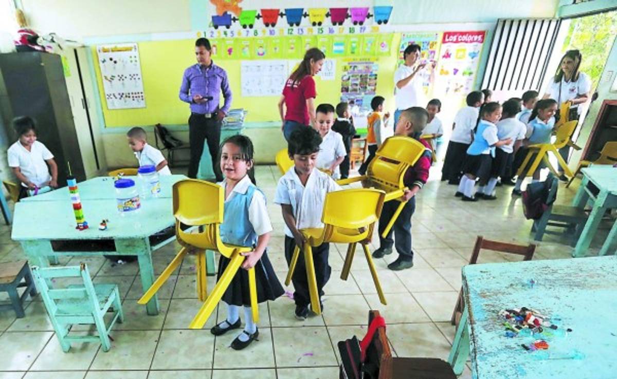 Un centenar de niños reciben apoyo para su educación