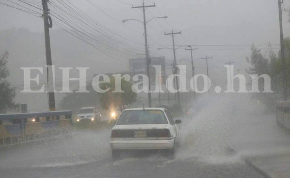 Fuertes lluvias azotan la capital de Honduras este domingo