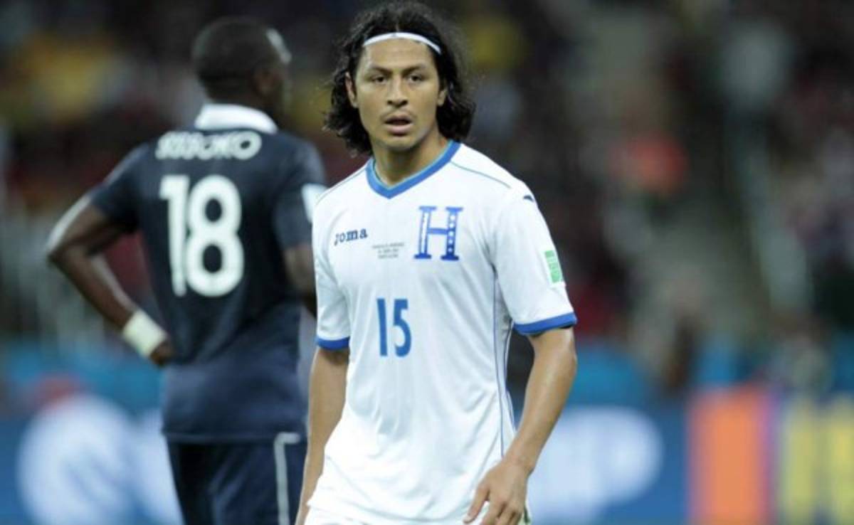 La FIFA abre proceso disciplinario contra jugador hondureño Roger Espinoza