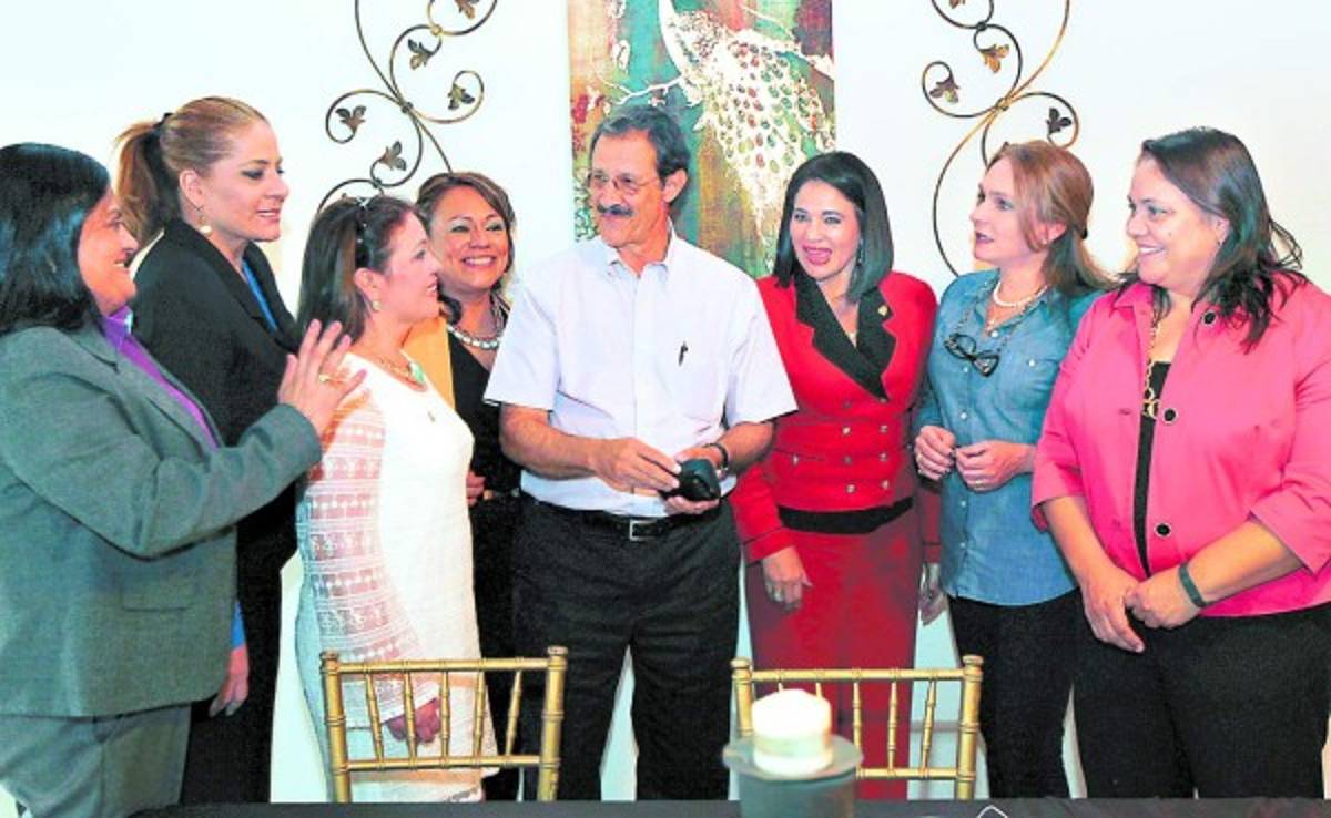 Piden a Villeda poner orden en el CCEPL