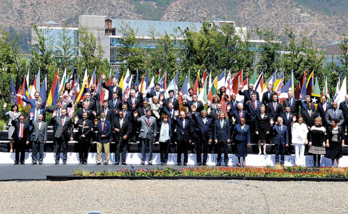 Presidente Lobo regresa el martes a Honduras