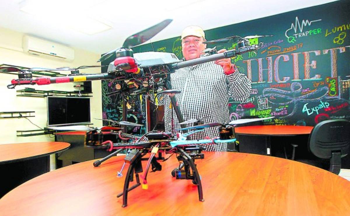 Expertos en drones, como León Rojas y el joven capitán de la Fuerza Aérea Hondureña (FAH) Walther Meléndez, han demostrado que en Honduras se puede desarrollar esta tecnología.