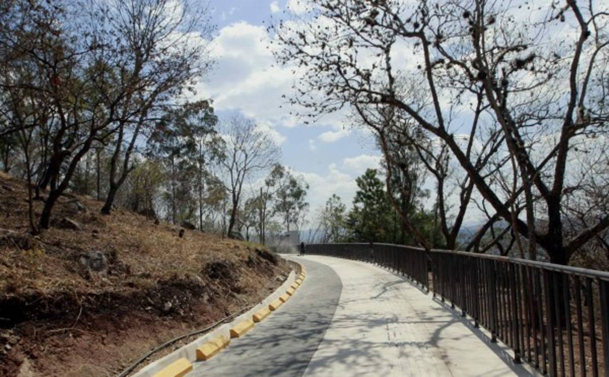 La capital ofrece a los veraneantes turismo ecológico y de aventura