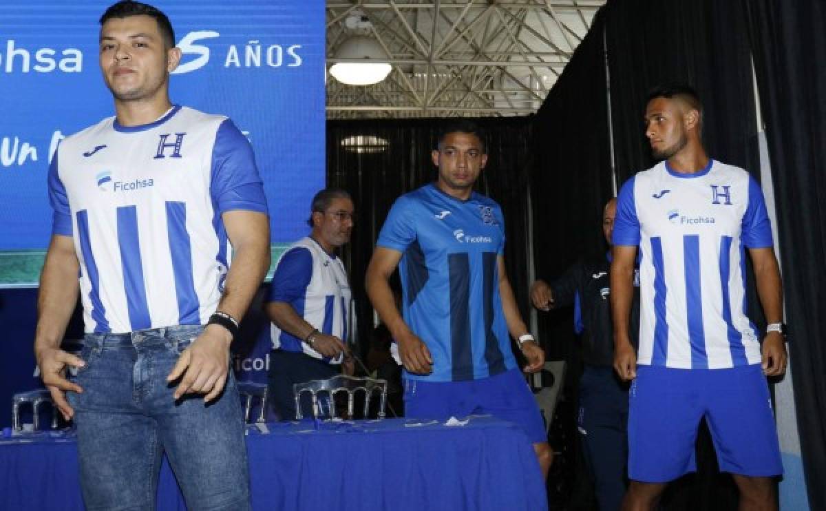 Ficohsa presentó la camisa oficial réplica de la Selección de Honduras