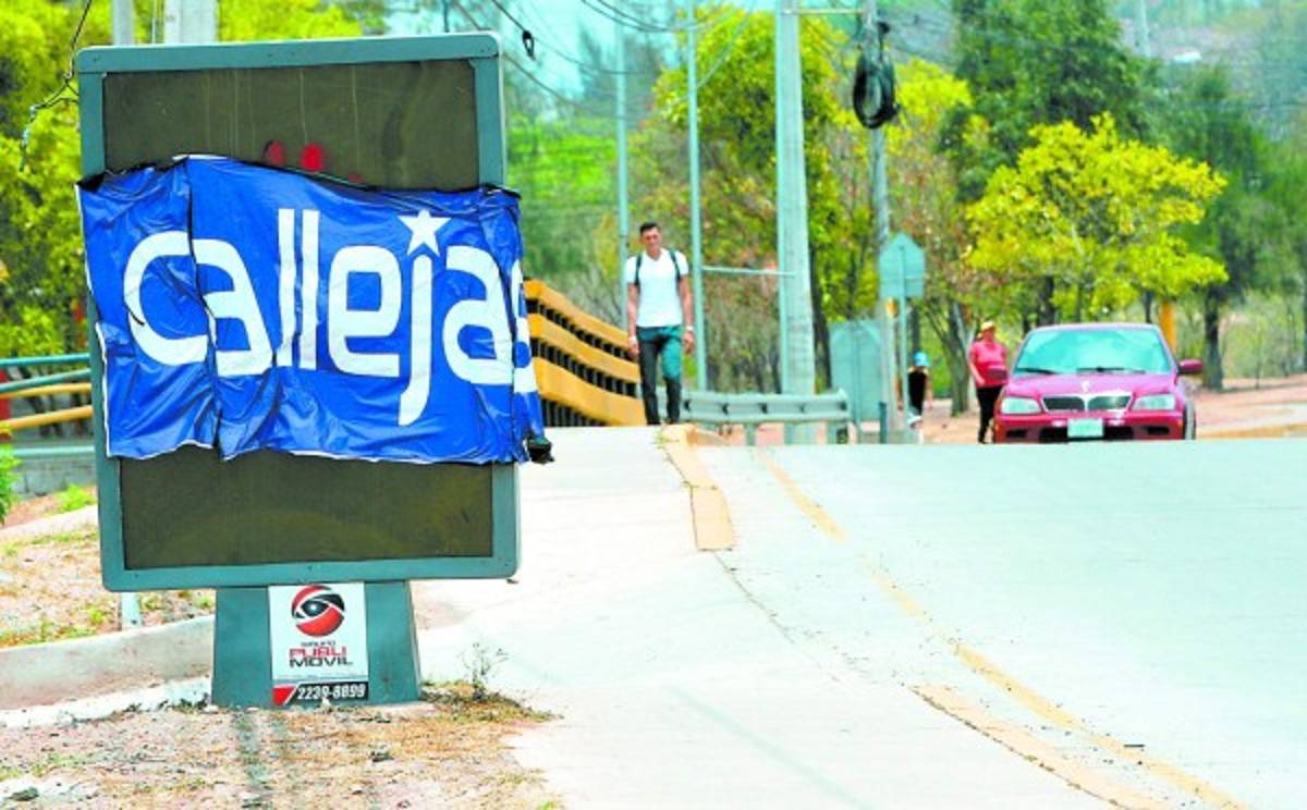 TSE citará a Rafael Callejas para que explique propaganda