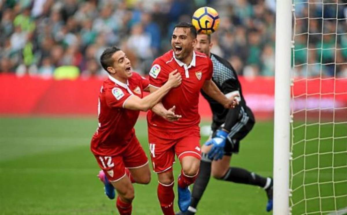 El Sevilla se pone colíder con el Real Madrid tras remontar ante el Betis