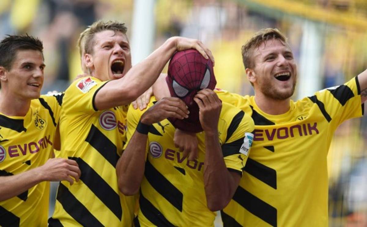 VIDEO: Aubameyang, el 'Spiderman' del Borussia