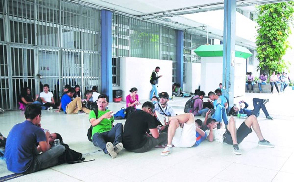 Rectora Julieta Castellanos arremete contra organismos de los Derechos Humanos