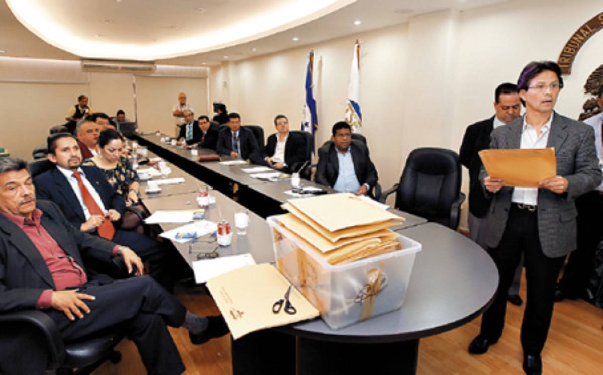 TSE resolverá conflicto en Frente Independiente