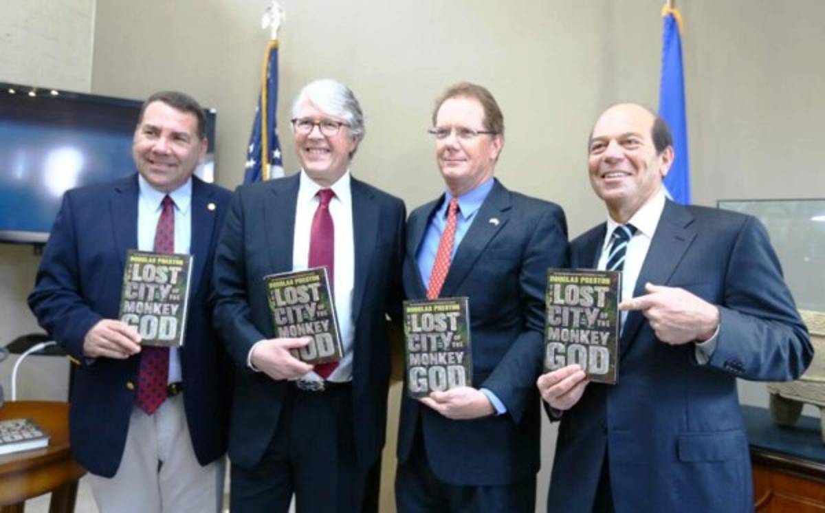 Honduras: Realizan lanzamiento del libro 'La Ciudad Perdida del dios mono'