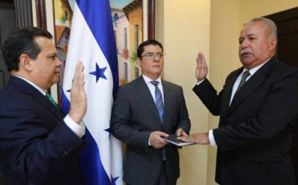 Andrés Felipe Díaz es juramentado como comisionado presidente de Interventora de la UNA