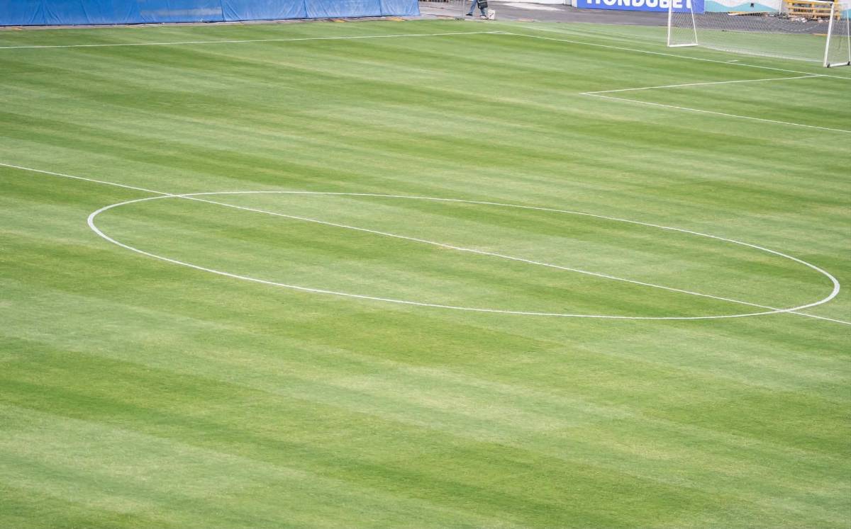 Ambiente previo de Gran Final: así pulen el estadio Nacional y primeros aficionados en llegar