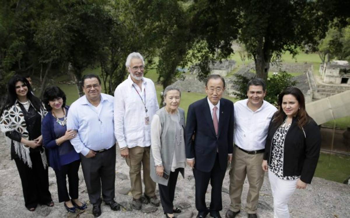 Fascinado Ban Ki-moon con el esplendor del parque de Copán