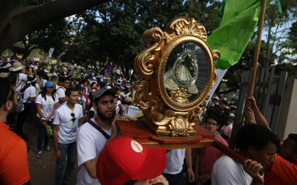 Domingo de Ramos: Jóvenes dan testimonio de que Jesucristo está vivo