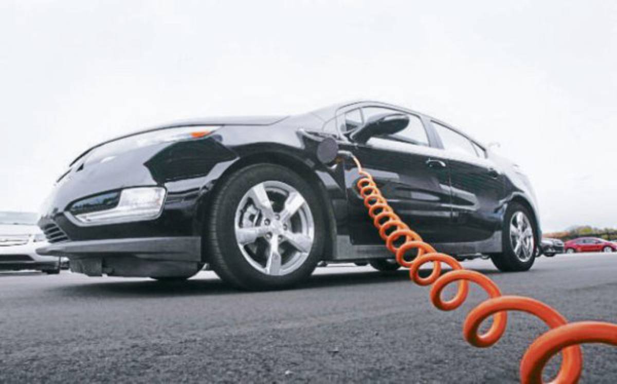 El auto eléctrico se abarata