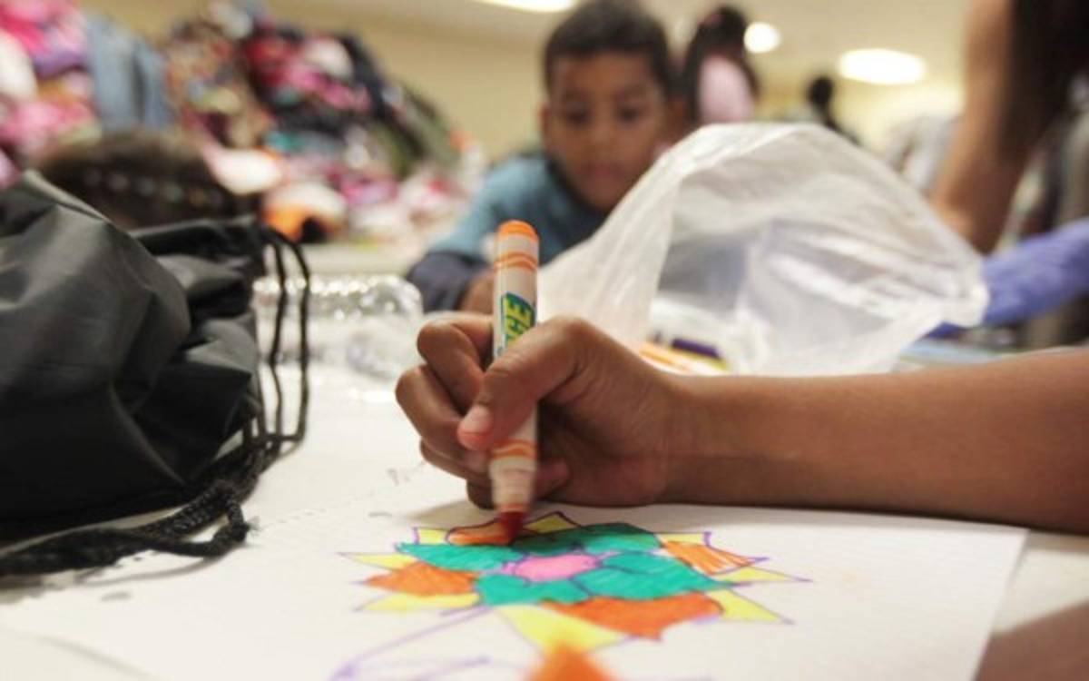 Niños migrantes 'tienen derecho a una familia'