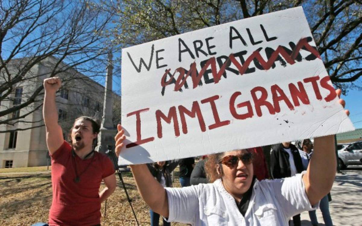 Gobierno de Trump cancela política de Obama para familias de inmigrantes ilegales