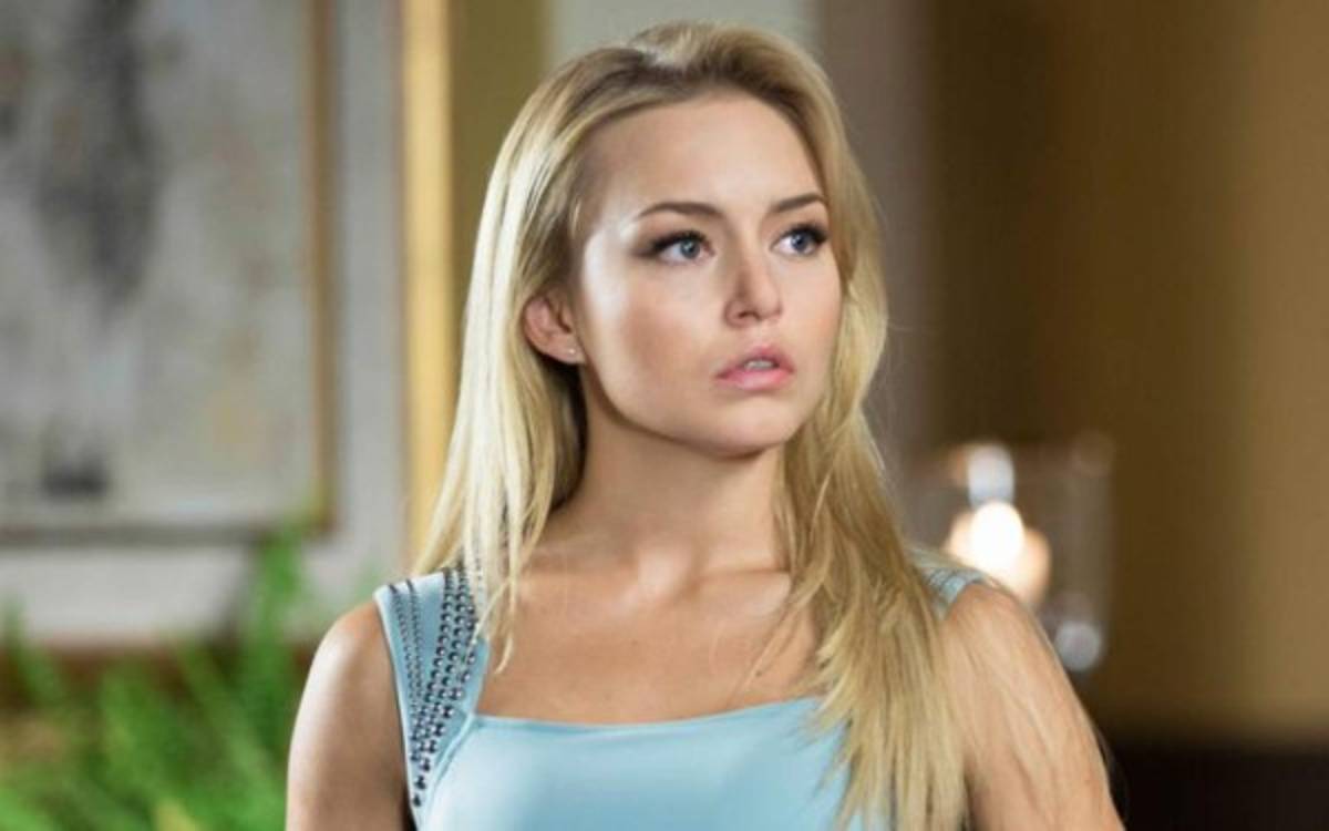 La actriz Angelique Boyer es víctima del huracán Patricia