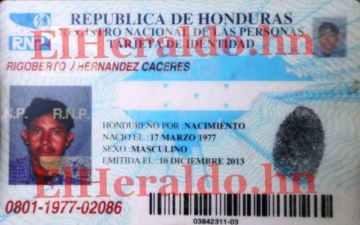 Familiares retiran cuerpos de tres de víctimas de la masacre en Comayagüela