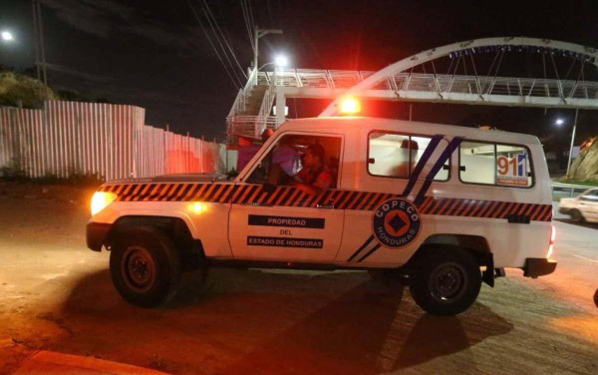 La ambulancia de Copeco llegó hasta los puentes de El Carrizal y reportó que la emergencia canalizada no fue encontrada.