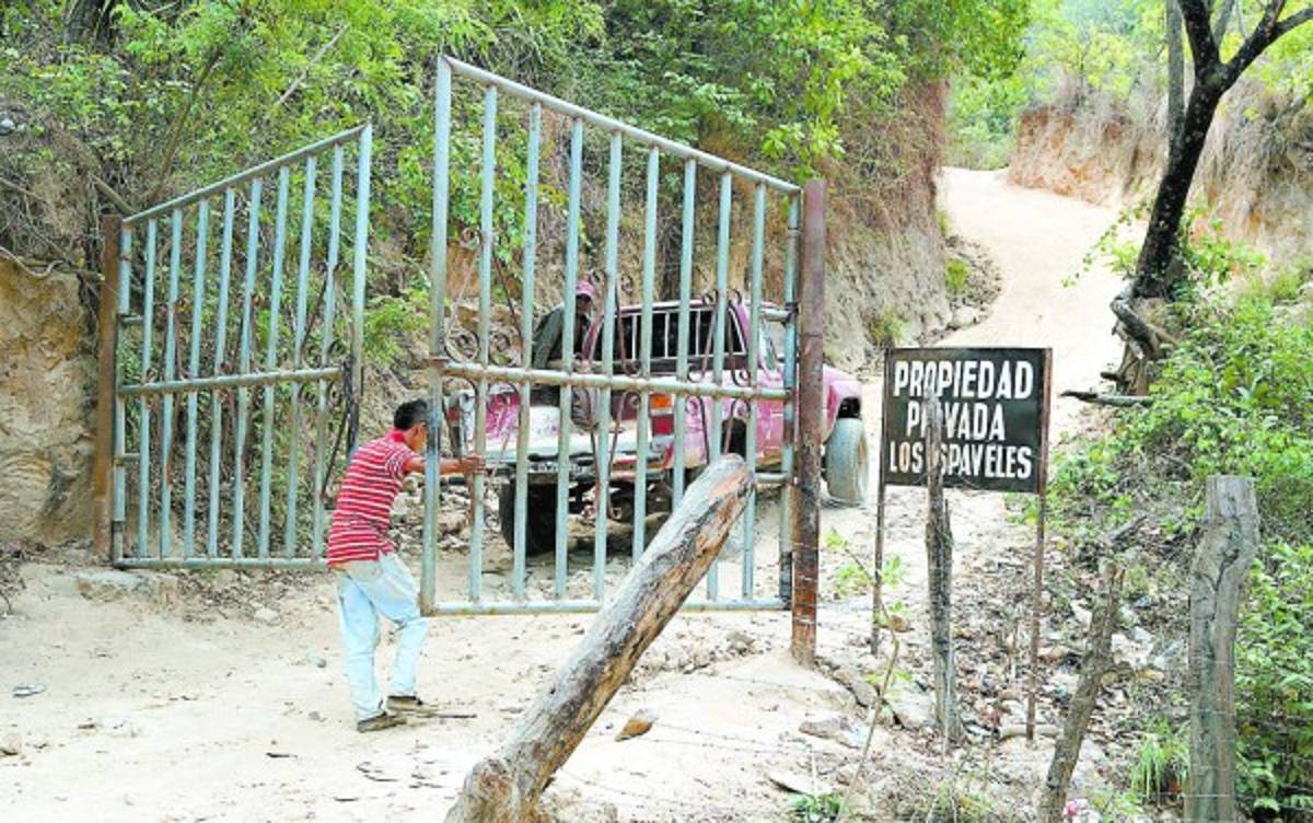 Mineros artesanales del sur amenazan con tomas en la capital