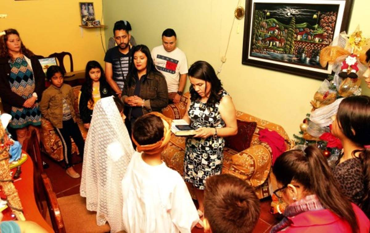 Familias capitalinas mantienen viva la tradición de las posadas