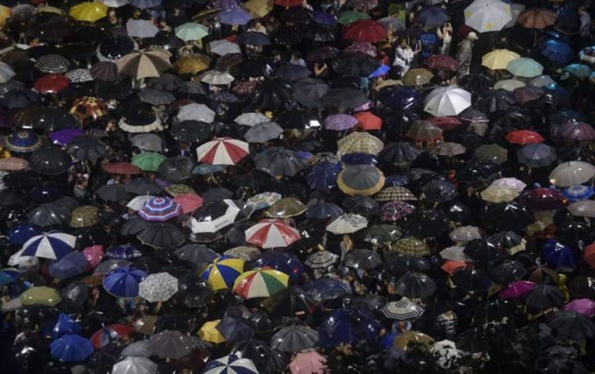 Argentinos realizan marcha del silencio exigiendo respuesta sobre muerte de un fiscal &nbsp;