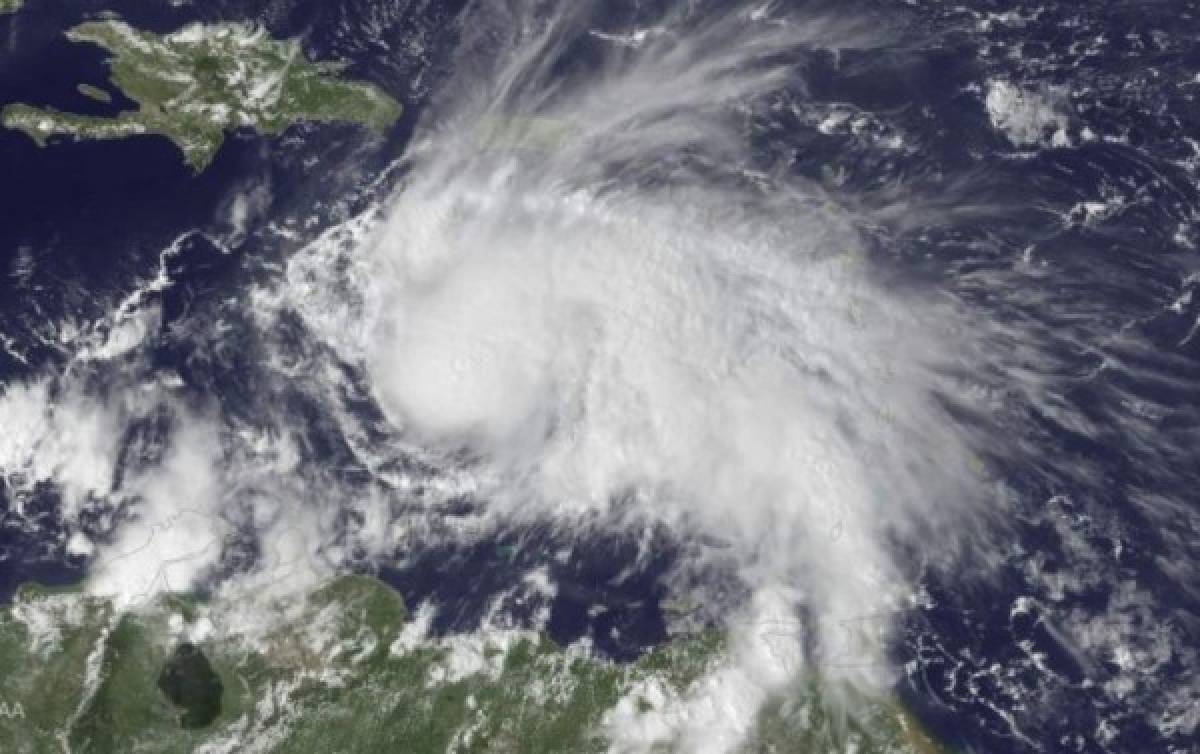 Huracán Matthew pierde fuerza y se degrada a categoría 4 en el Caribe