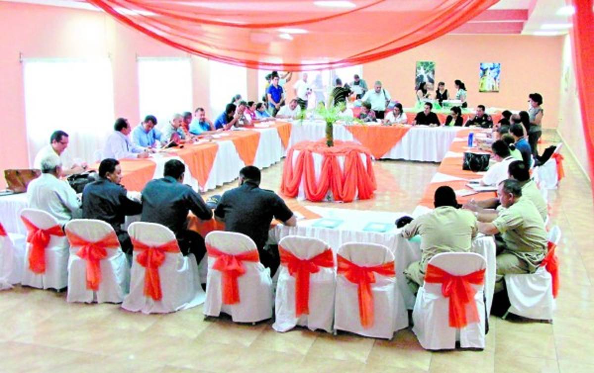 Educación sostiene reunión bilateral con Nicaragua