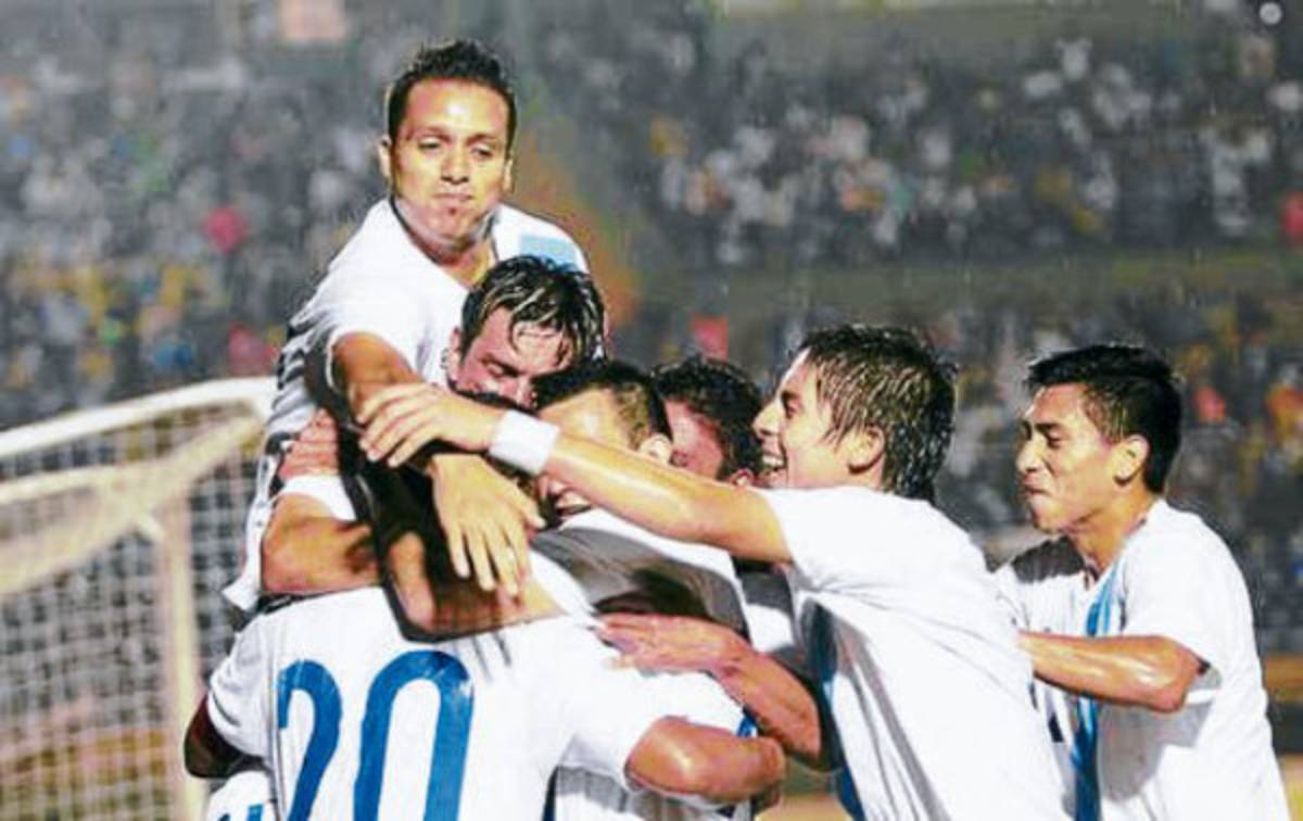 Arderá el Cuscatlán con el juego El Salvador-Costa Rica