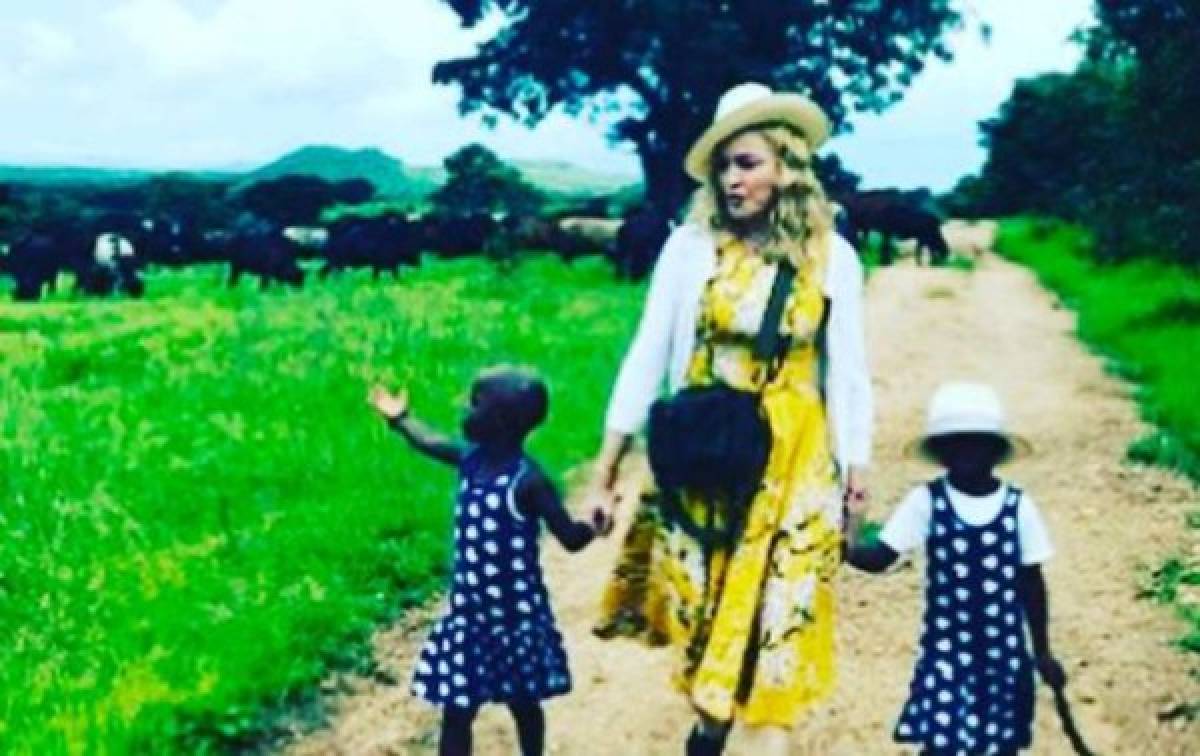 Madonna publica video en Instagram de sus gemelas de cuatro años cantando