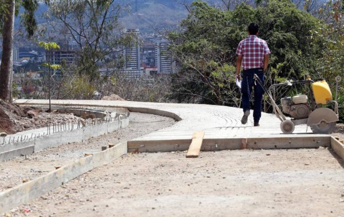 Amplían obras del primer sendero en el cerro Juana Laínez