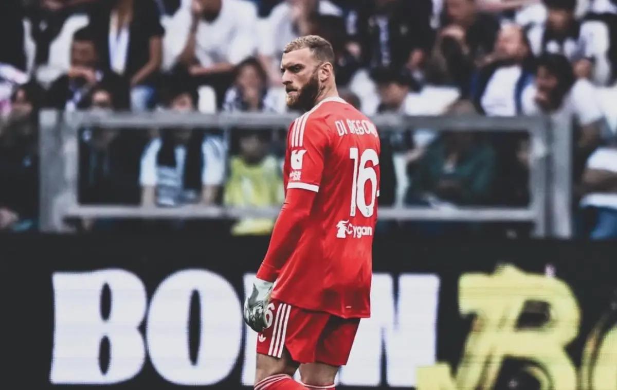 Benzemá es rechazado, Real Madrid le busca equipo y Barcelona confirma otro fichaje