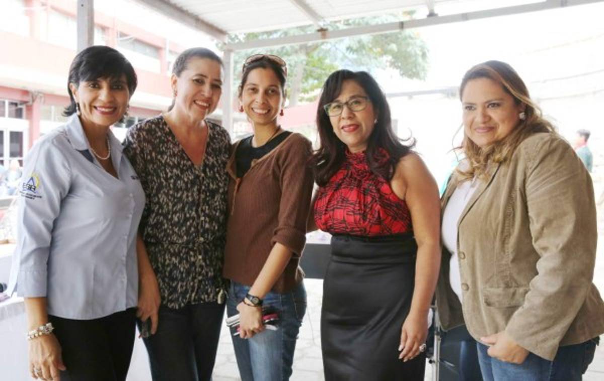 Honduras: Diario EL HERALDO festejó su 37 aniversario con bombos y platillos