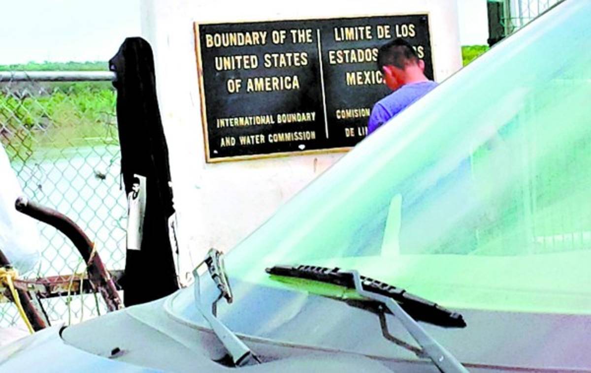 Estados Unidos refuerza frontera con México; niños optan por túneles