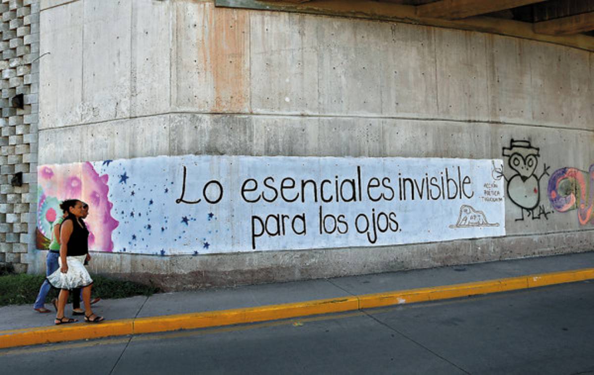 Muros como hojas de poemas